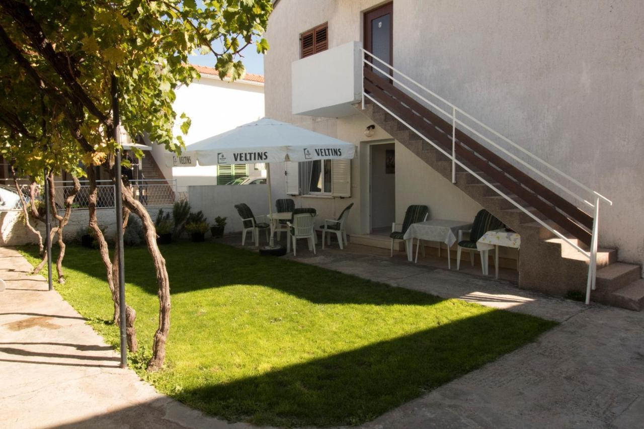 Apartmani Ana Juricev Vodice Exterior photo