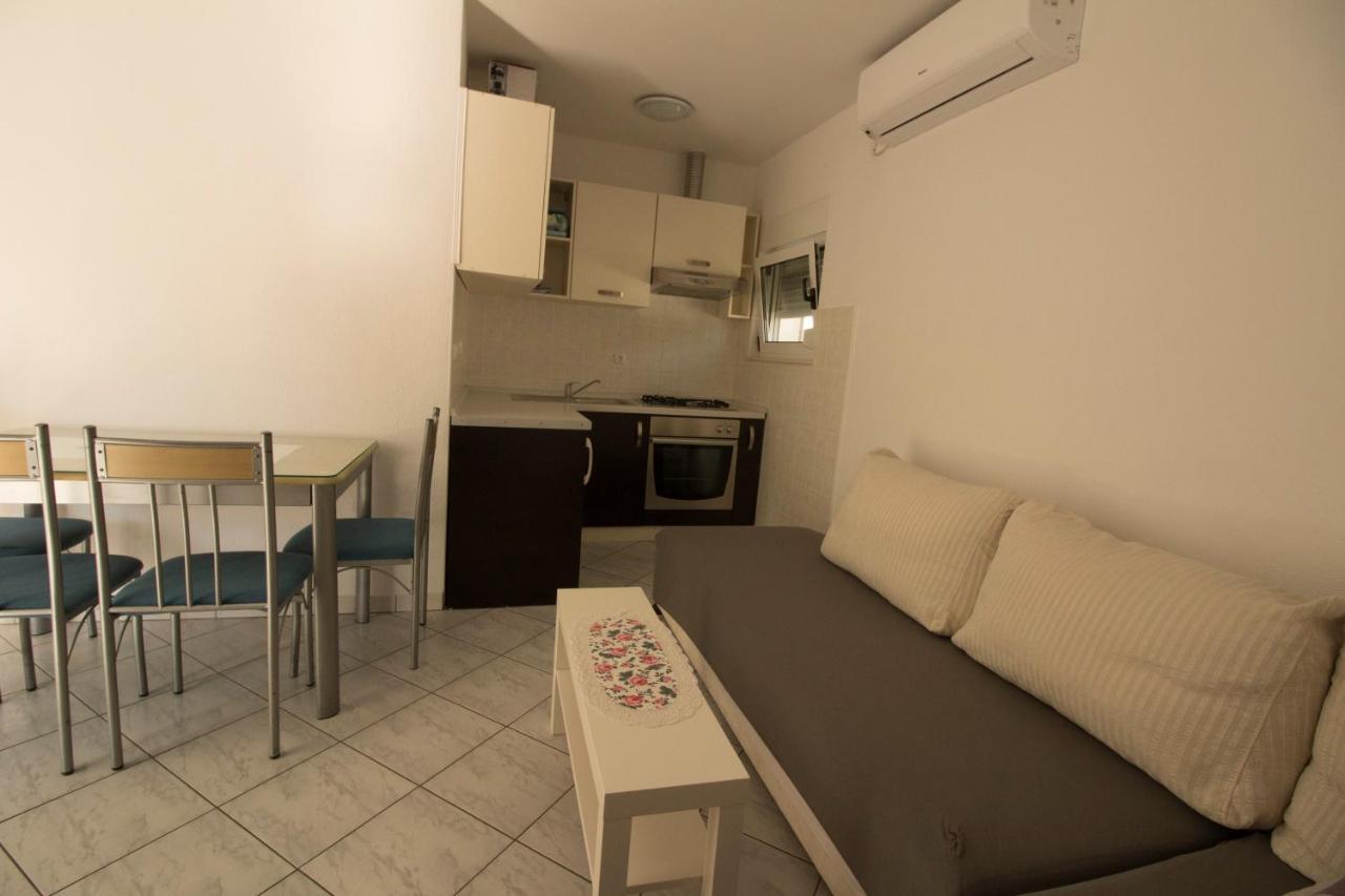 Apartmani Ana Juricev Vodice Exterior photo