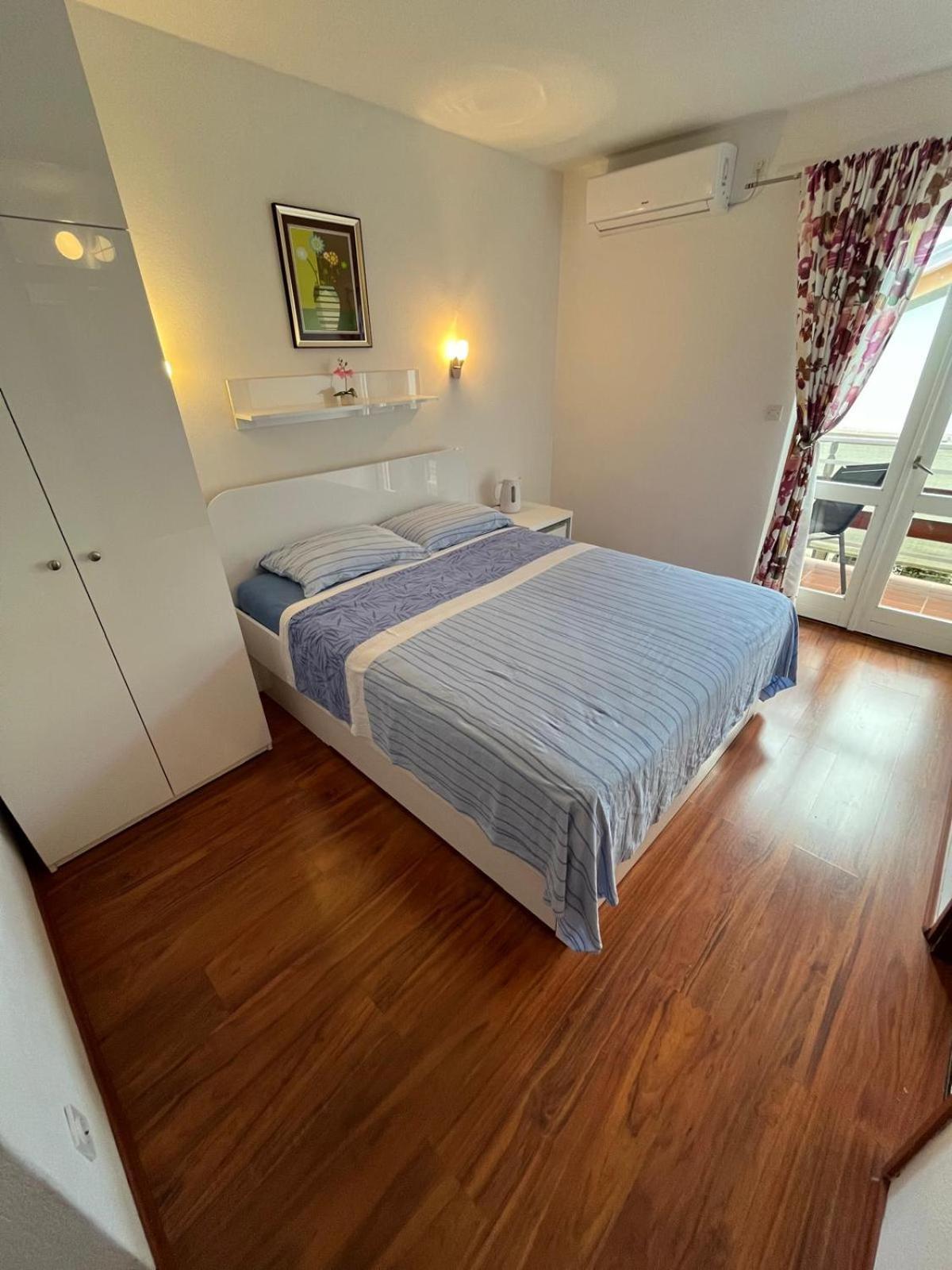 Apartmani Ana Juricev Vodice Exterior photo