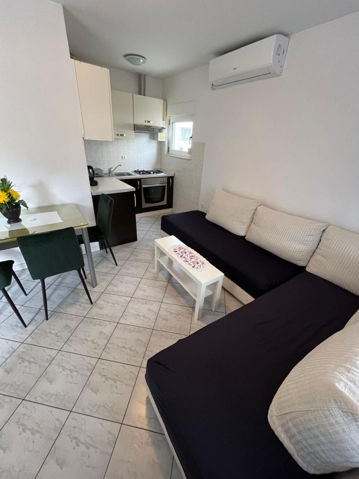 Apartmani Ana Juricev Vodice Exterior photo